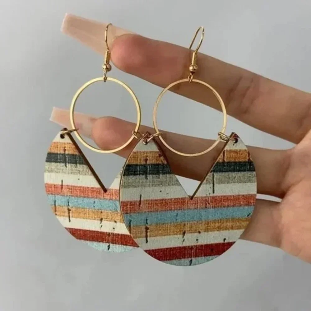 NWT BOUTIQUE PRETTY FASHION EARRINGS - Picture 1 of 1